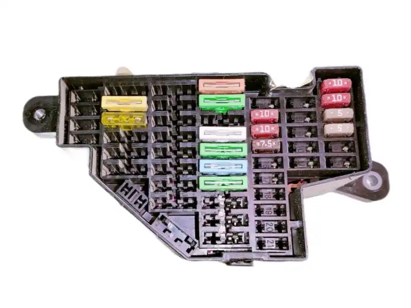 Novedad CAJA RELES / FUSIBLES