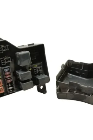 CAJA RELES / FUSIBLES MR472271 Mejor Precio