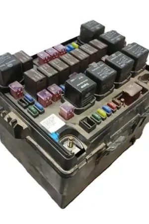 Compra Hoy CAJA RELES / FUSIBLES 8212008005 Y220EDP