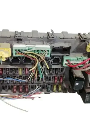 Ordena Ya CAJA RELES / FUSIBLES 38600S04