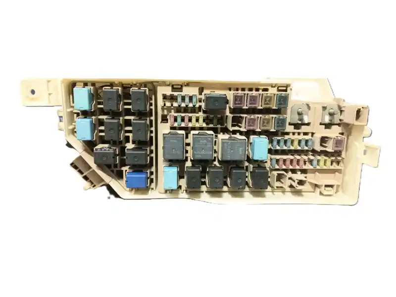 CAJA RELES / FUSIBLES F15166760 Compra Ahora