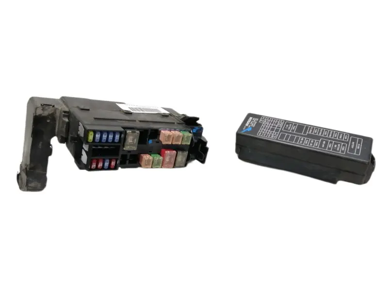 CAJA RELES / FUSIBLES 71545078 72545078 / 71543266 24381AU000 / 24382AU010 Oferta