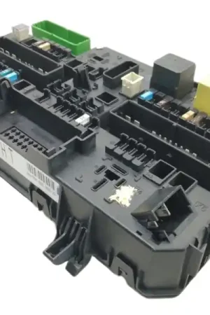 CAJA RELES / FUSIBLES 5DK00866933 13222173 Económico