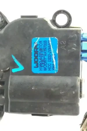 Liquidación MOTOR APERTURA TRAMPILLAS CLIMATIZADOR D332JY9AA03