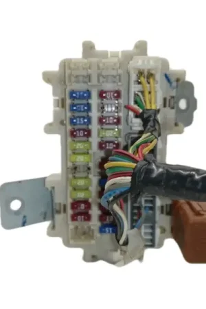 Auténtico CAJA RELES / FUSIBLES JY00A J700A8D08 C0933JY00A