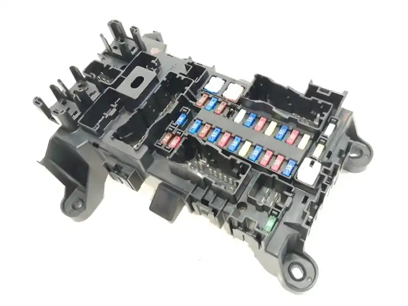 Disponible Ahora CAJA RELES / FUSIBLES 3671064J00