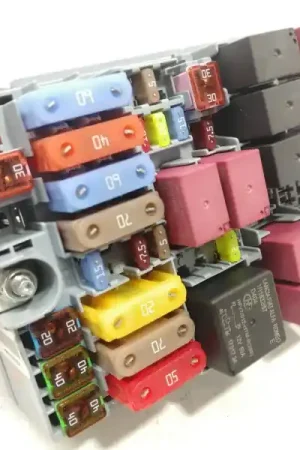 Oferta Limitada CAJA RELES / FUSIBLES 51882145