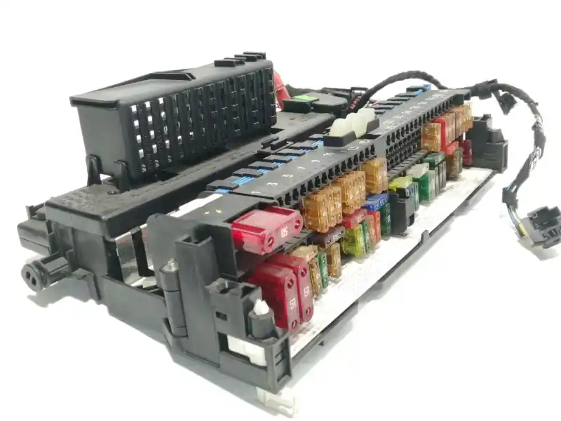 Ordenar Ahora Mismo CAJA RELES / FUSIBLES 8364542 E6314H 18500000000